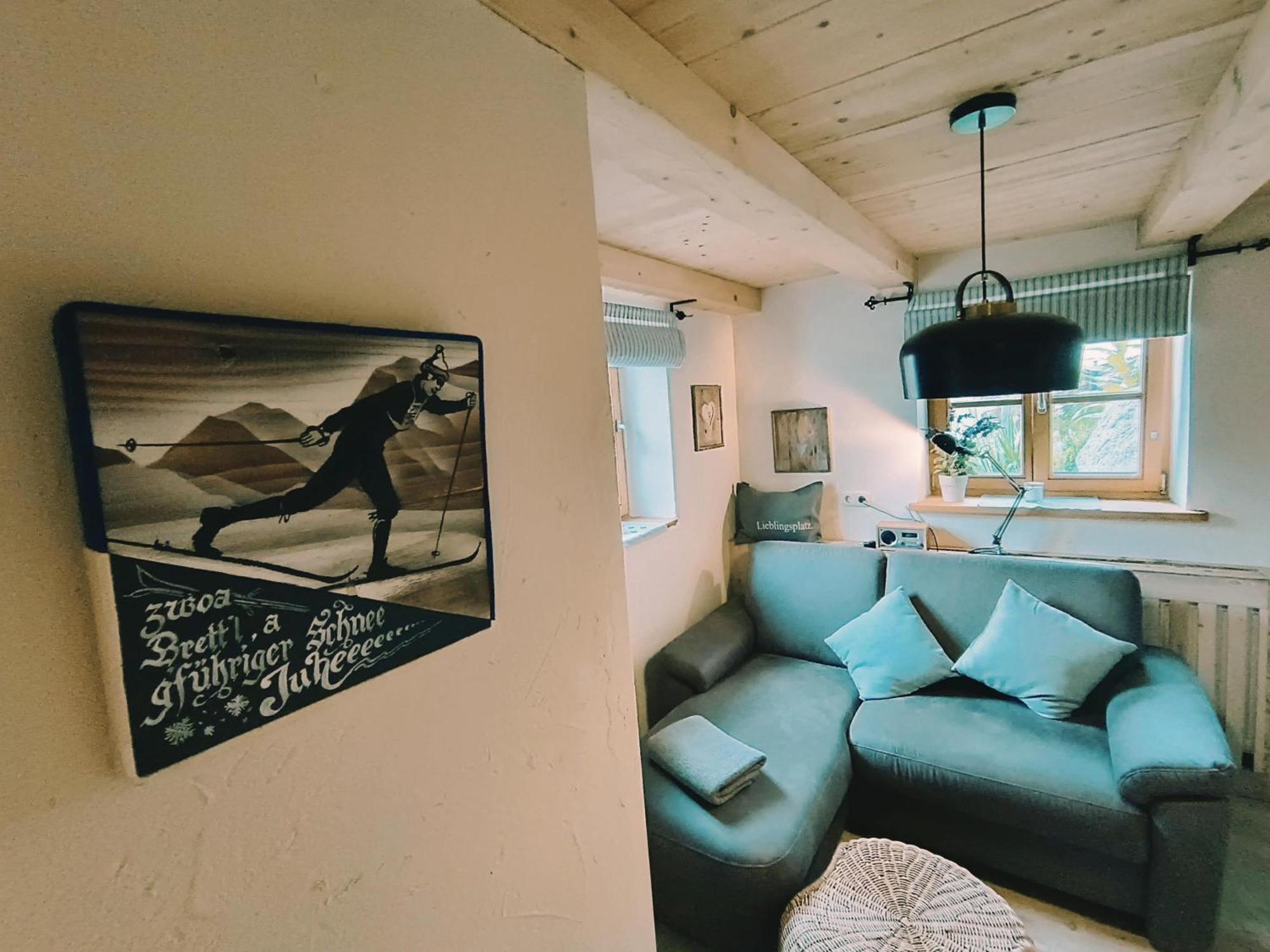 Holler Apartment *